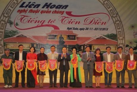 Khai mạc Liên hoan nghệ thuật quần chúng “Tiếng tơ Tiên Điền”