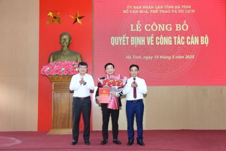 Công bố quyết định bổ nhiệm Phó Giám đốc Sở Văn hóa, Thể thao và Du lịch Hà Tĩnh